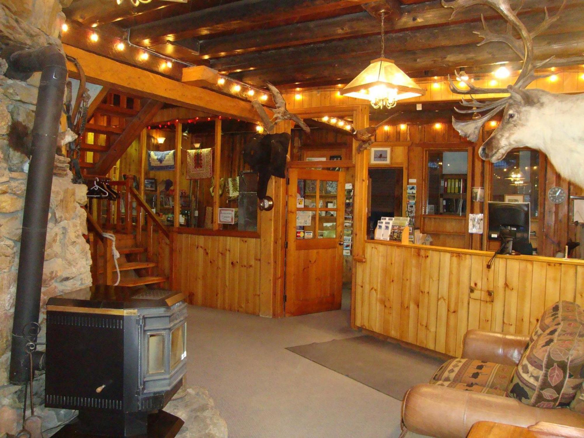 Helmcken Falls Lodge Cabin Rooms And Rv Park Clearwater Zewnętrze zdjęcie